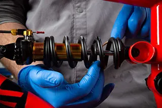 Panduan Mendeteksi Kerusakan Shock Absorber pada Motor Anda